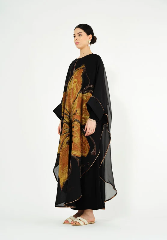 Thouq Beautiful Symmetrical Jalabiya with Keyhole Neckline With kimono Sleeves
