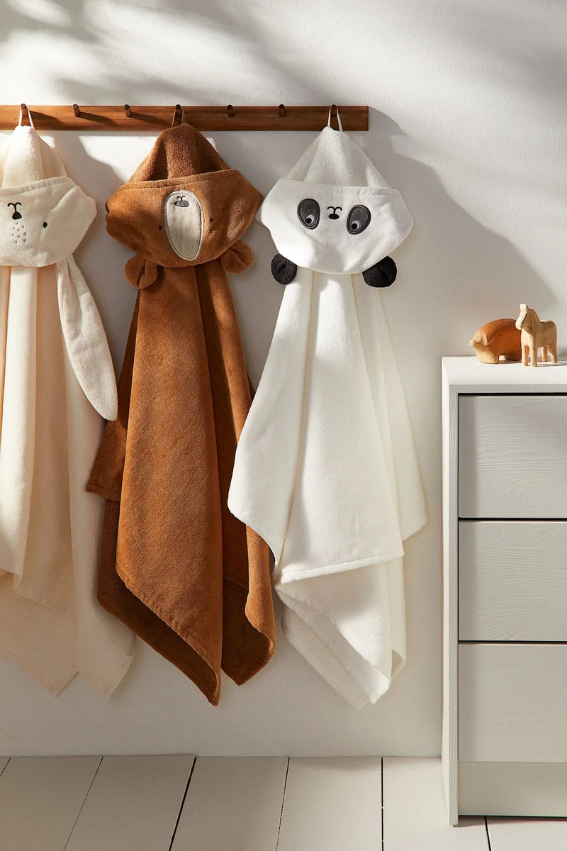 اتش اند ام Hooded Bath Towel