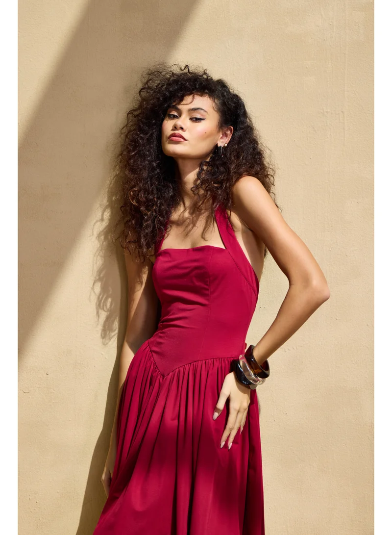 أشيتا فرنانديز Sleeveless Knee-Length Dress with Layered Hem – Wine Red