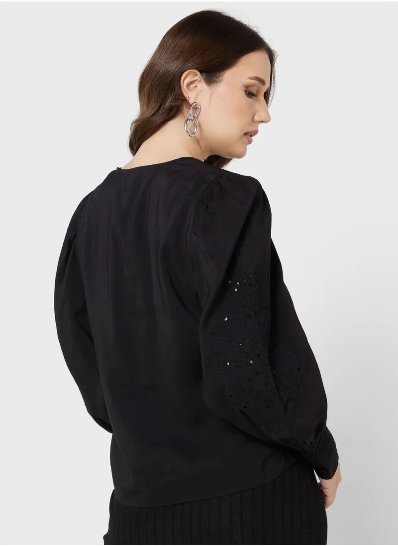 VERO MODA V-Neck  Puff Sleeve Top