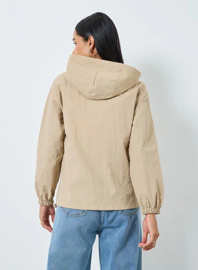 ستايلي جاكيت مقاوم للرياح بتفاصيل سحاب