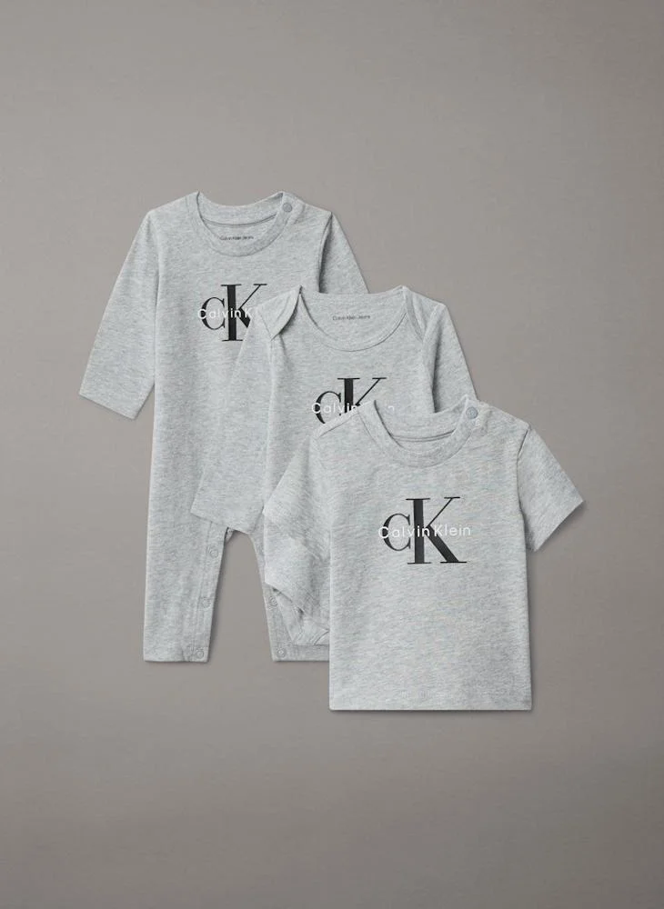 Calvin Klein Jeans Infant Logo Essential Gift Pack
