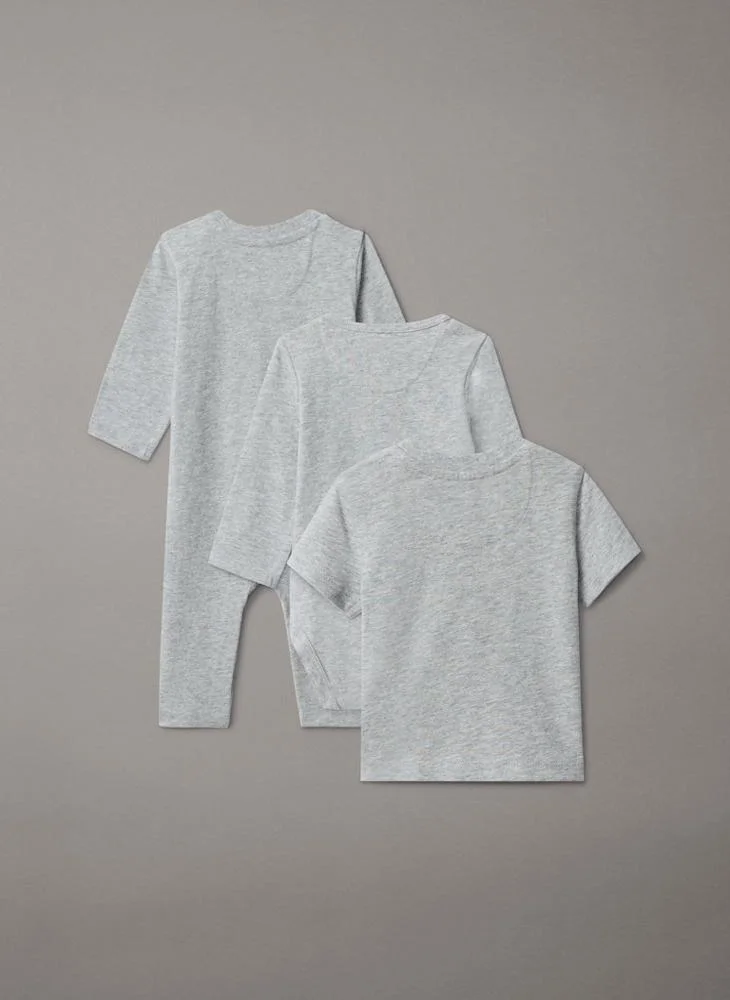 Calvin Klein Jeans Infant Logo Essential Gift Pack