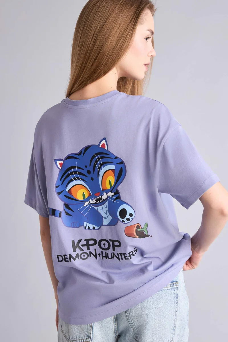 ديفاكتو Oversize Fit Crew Neck Printed Short Sleeve T-Shirt