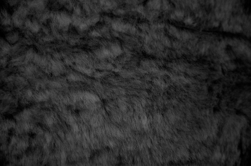 Eurow غطاء مقعد السيارة من جلد الأغنام الأسترالي ميرينو من يوروف، يناسب معظم المركبات، بارد في الصيف ودافئ في الشتاء، آمن لوسائد الهواء الجانبية، سهل التركيب، 56 × 23 بوصة، مقعد واحد، رمادي - Image 3