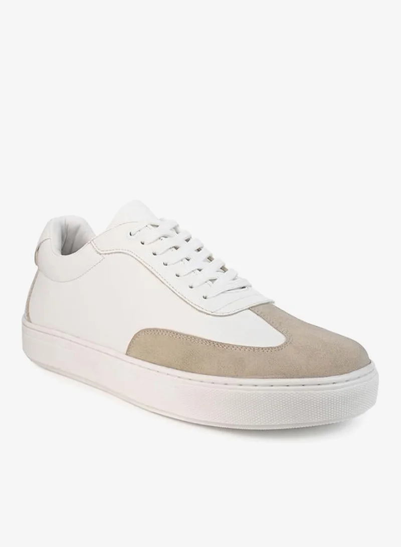 ستايلي حذاء سنيكرز بنعل بلاتفورم ورباط غلق