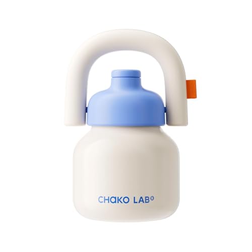 CHAKO LAB زجاجة ماء CHAKO LAB مع قشة ومقبض حمل | زجاجات فولاذية مقاومة للصدأ مع فم واسع معزولة بالفراغ | قابلة لإعادة الاستخدام، مانعة للتسرب وخالية من BPA | 33 أونصة (أبيض وأزرق) - Image 1
