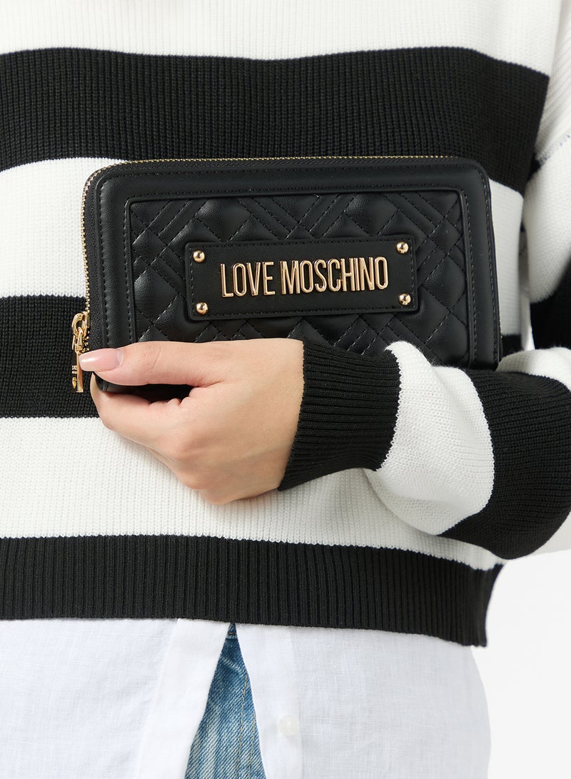 محافظ طويلة بسحاب وشعار