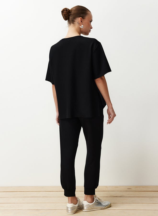 trendyol Black Crew Neck Short Sleeve Basic Jogger Knitted Blouse Pants Top-Bottom Set TWOSS24AU00120  - Image 5