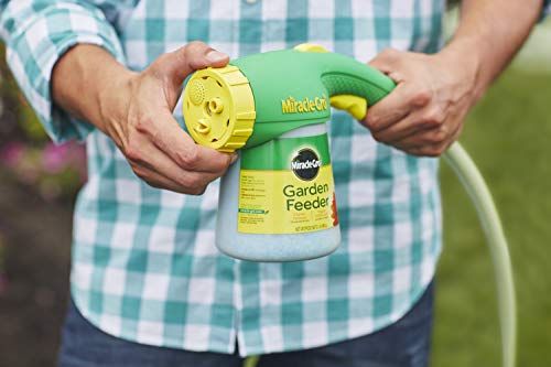 Miracle-Gro Garden Feeder 1 lb. 2-pack - Image 3