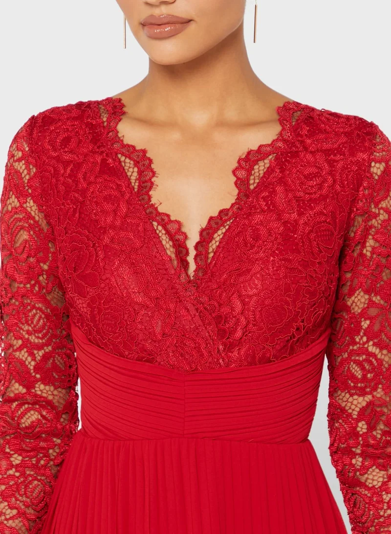TFNC Lace Detailed V-Neck Maxi Dress