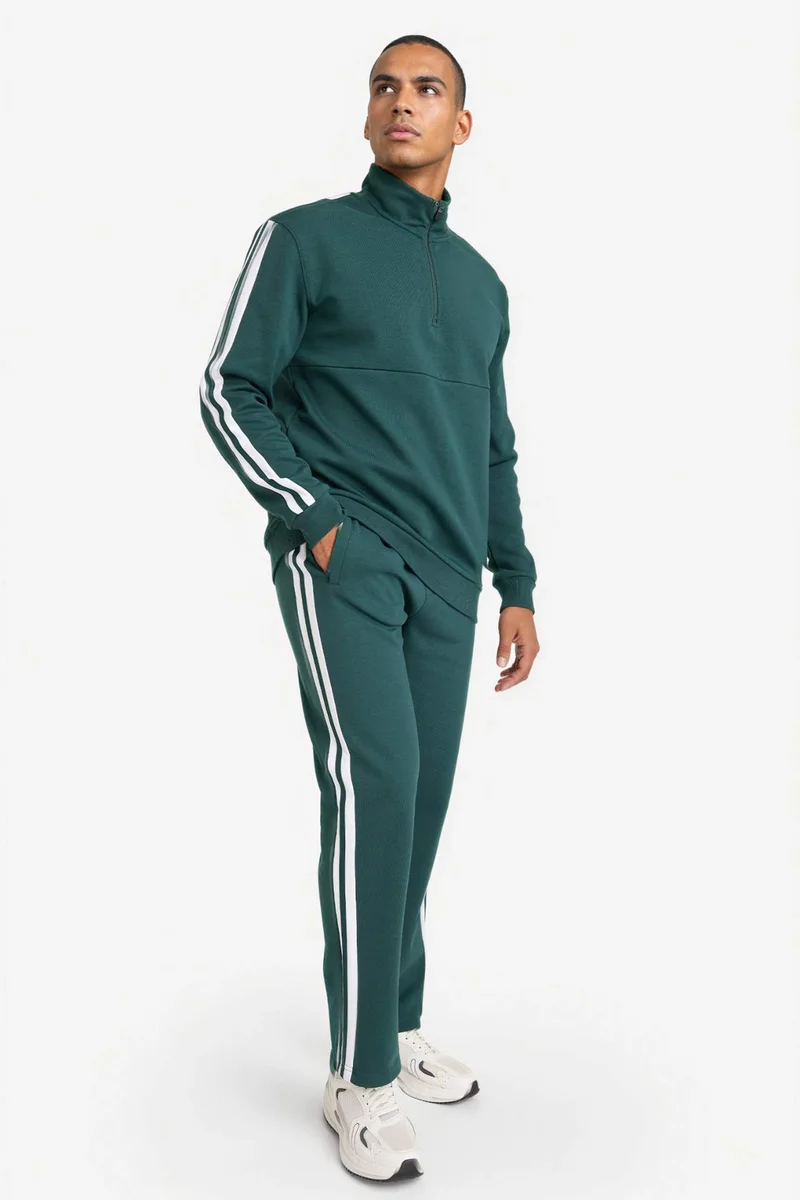 ديفاكتو Standard Fit Jogger Sweatpants