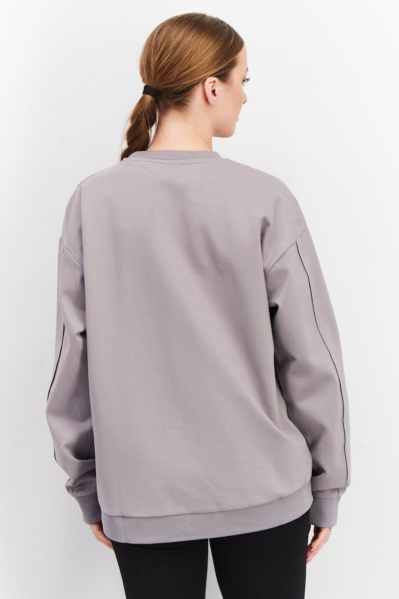 FILA Women Oversized Fit Long Sleeve Tekija Sweatshirt, Gull - Image 4