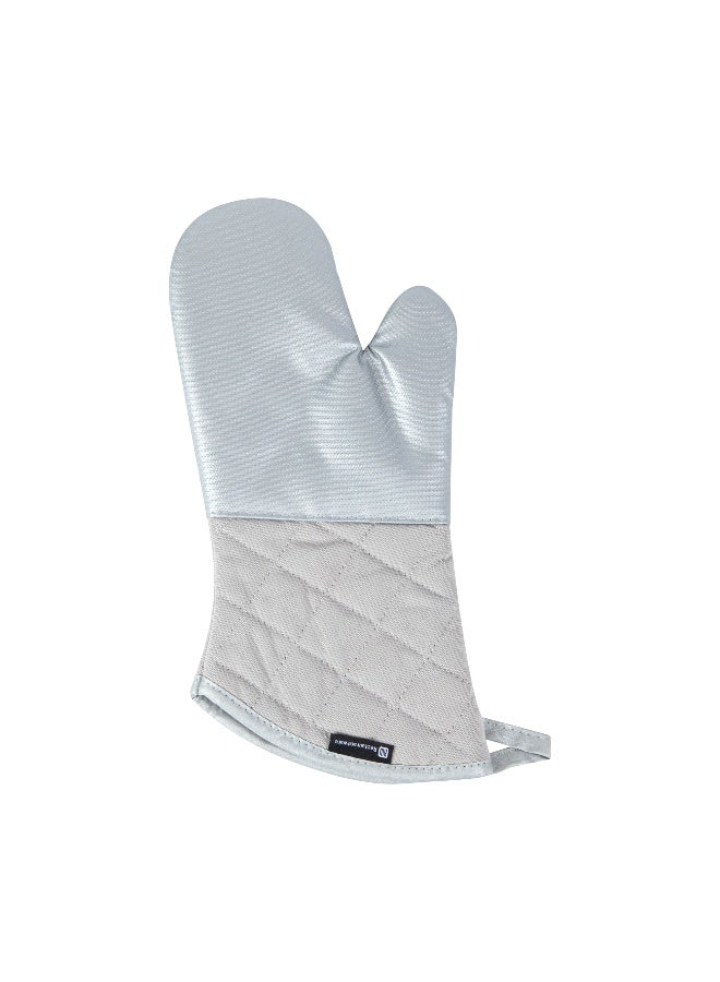 Restaurantware 15 x 7 Inch Oven Mitt, 1 Heat-Resistant Oven Mitten - Ergonomic Grip, Professional Grade, Silver Fiberglass Kitchen Mitten, For Handling Hot Trays, Dishes, Pots, or Pans, Durable  - Image 2