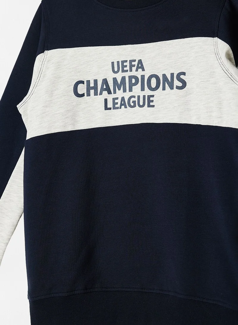 نيم ات سويت شيرت بشعار Uefa