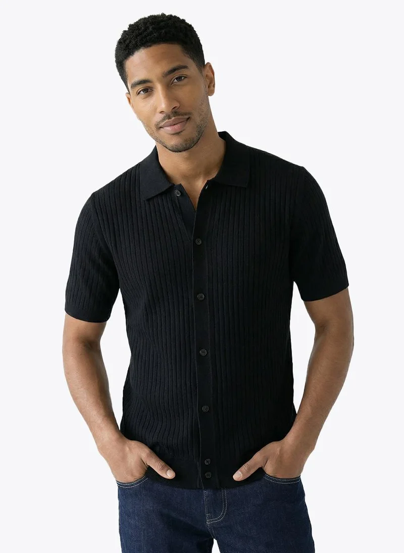Nautica Men Regular Fit Short Sleeve Shirt for Casual Styling - Black
