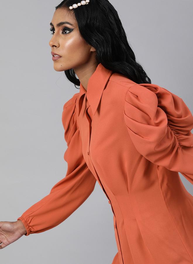 كاجوالي فستان قصير بأكمام منتفخة وكسرات بلون برتقالي صدئ من كاسولي - Image 5