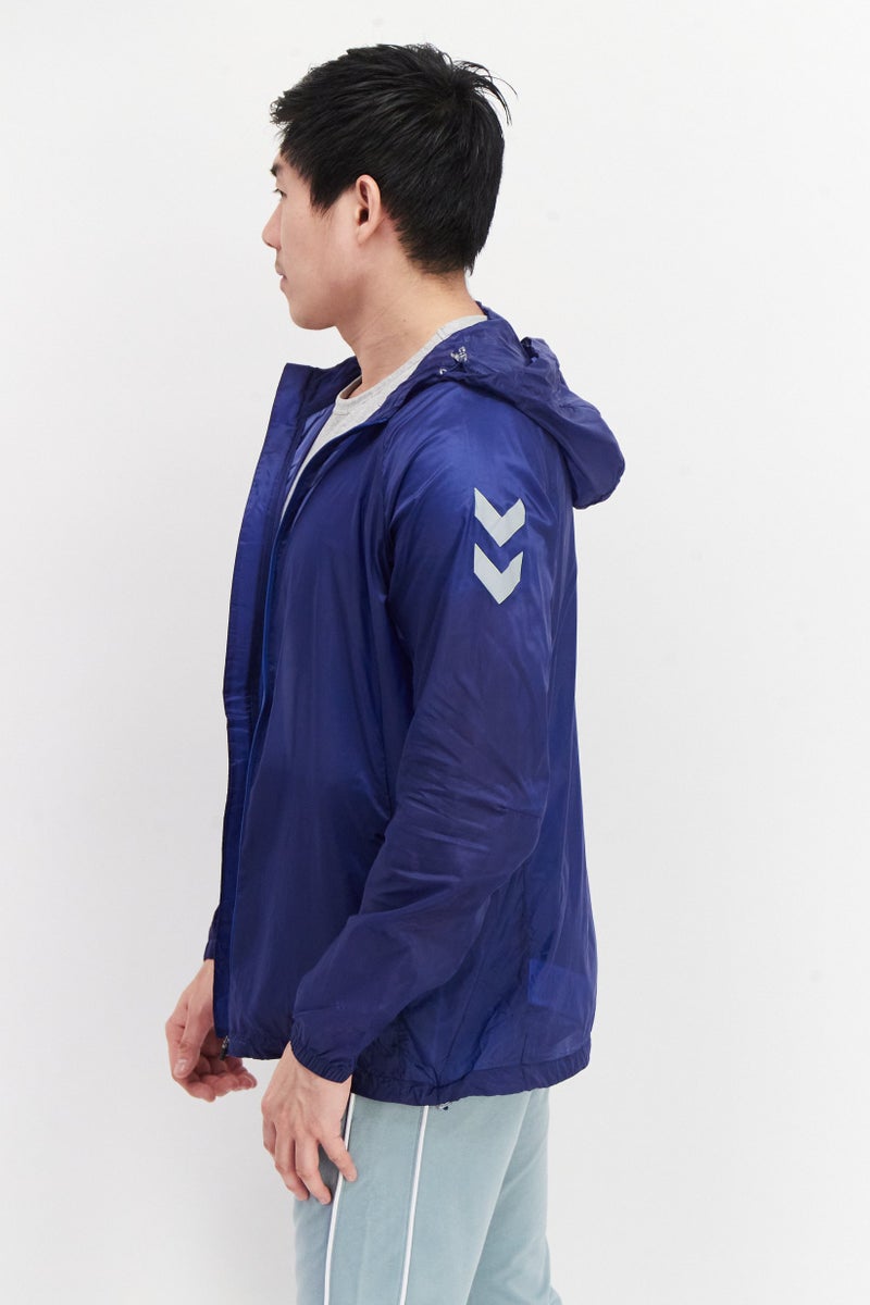 Hummel جاكيت رياضي للرجال بأكمام طويلة مناسب للجري، لون كحلي - Image 3