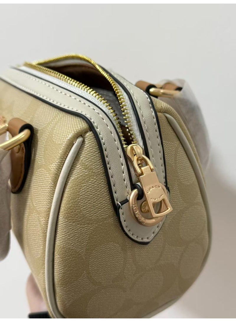 coachoutlet Coach classic Boston pillow handbag, women's shoulder bag, crossbody bag, briefcase, clutch, and evening bag, can also be used as a shopping tote. Suitable for various occasions such as work, travel, parties, and gifting. - Image 4