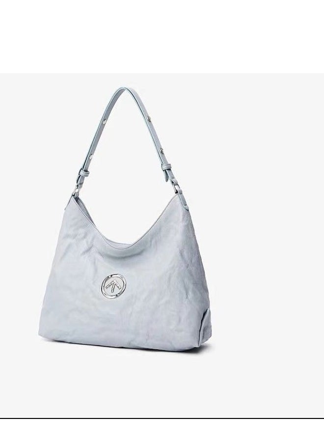 جي تي حقيبة كتف جلدية مطوية بعلامة ذهبية من GROTTO STONE-HOBO  - Image 4