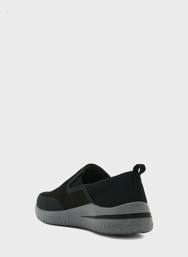 SKECHERS Delson 3.0