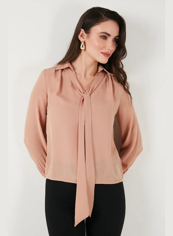 ليلا بلوزة شيفون بياقة على شكل حرف  وتفاصيل ربطة عنق للنساء