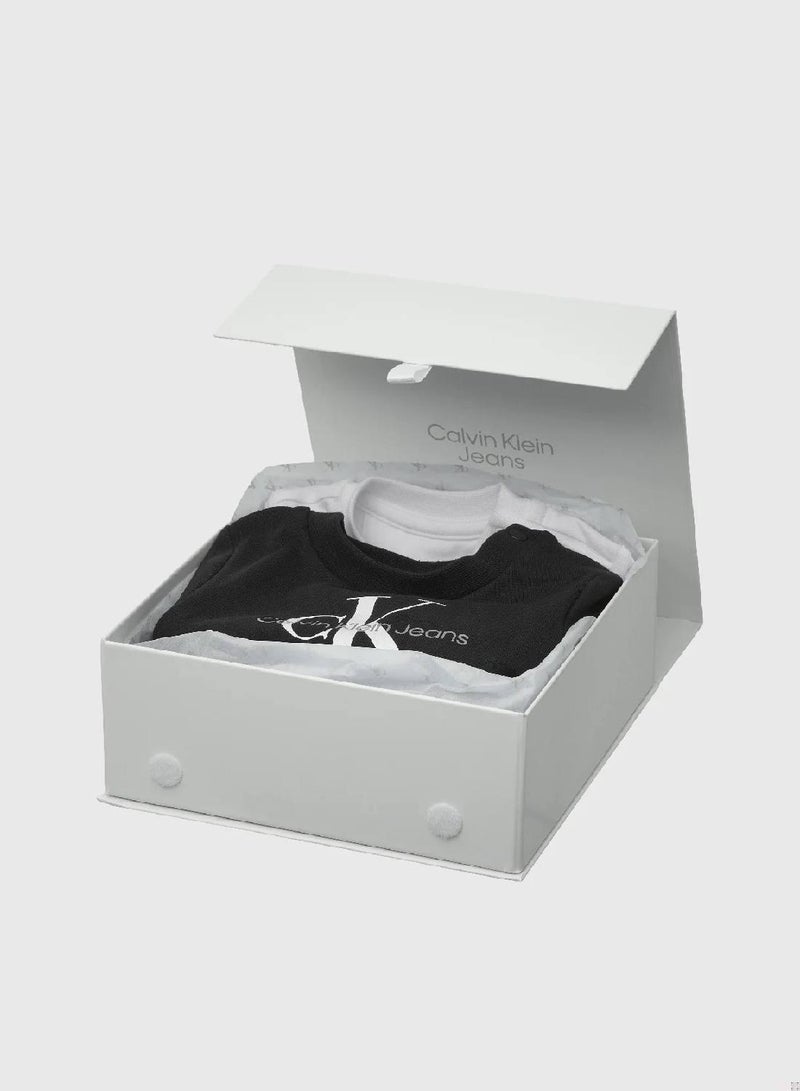 Calvin Klein Jeans Newborn Starter Giftpack - Image 4