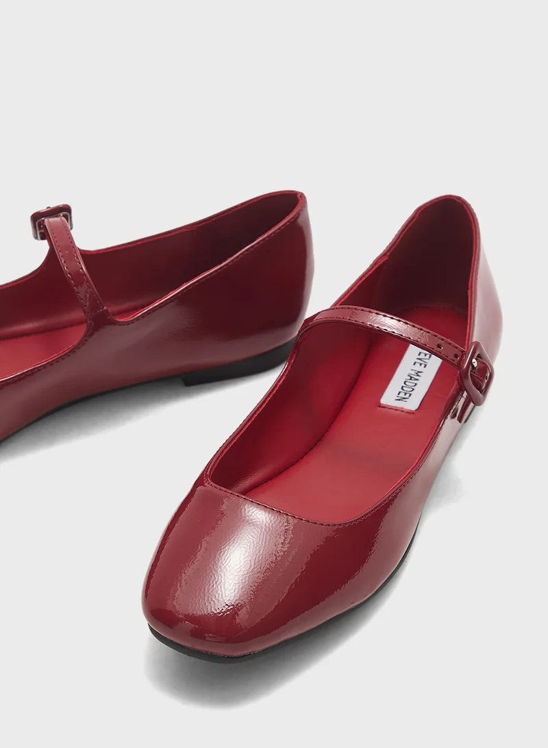 ستيف مادن Caddie Buckle Strap Closed Toe Ballerinas