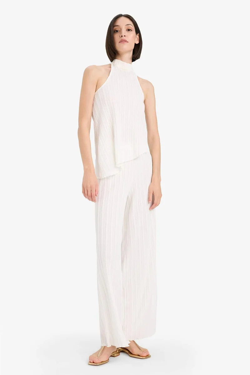 ديفاكتو Asymmetric Half Turtleneck Tank Top