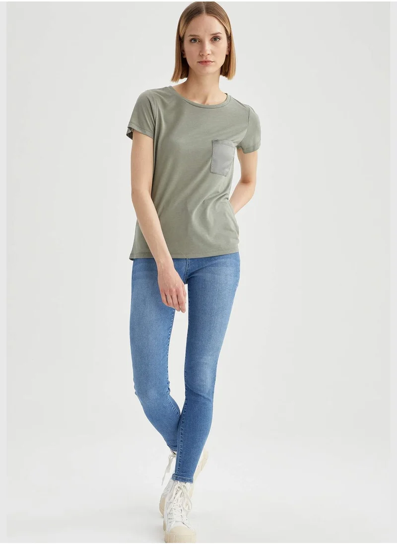 DeFacto Woman Regular Fit Crew Neck Short Sleeve T-Shirt