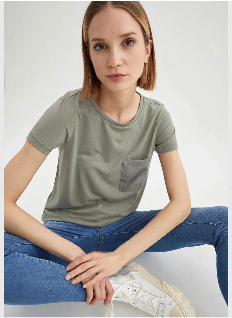 DeFacto Woman Regular Fit Crew Neck Short Sleeve T-Shirt