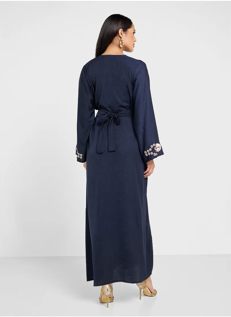 هيا كلوزيت Emroidered Belted Jalabiya