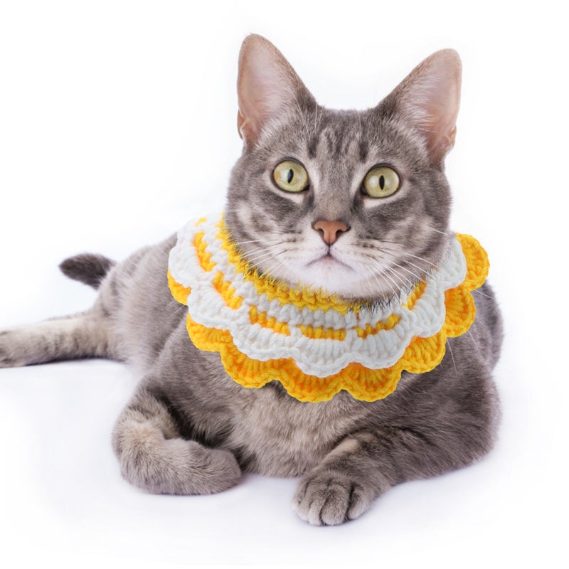 2 pcs Delicate Pet Knitting Scarf Beautiful Cat Neckerchief Pet Supplies - Image 3