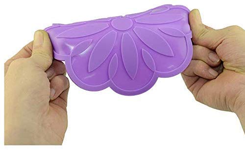 we3 Silicone Pot Holders, Trivet Mat, Jar Opener, Spoon Rest and Kitchen Trivet, Non Slip Flexible, Durable, Heat Resistant Set of 4 18 * 17cm Random Color - Image 4