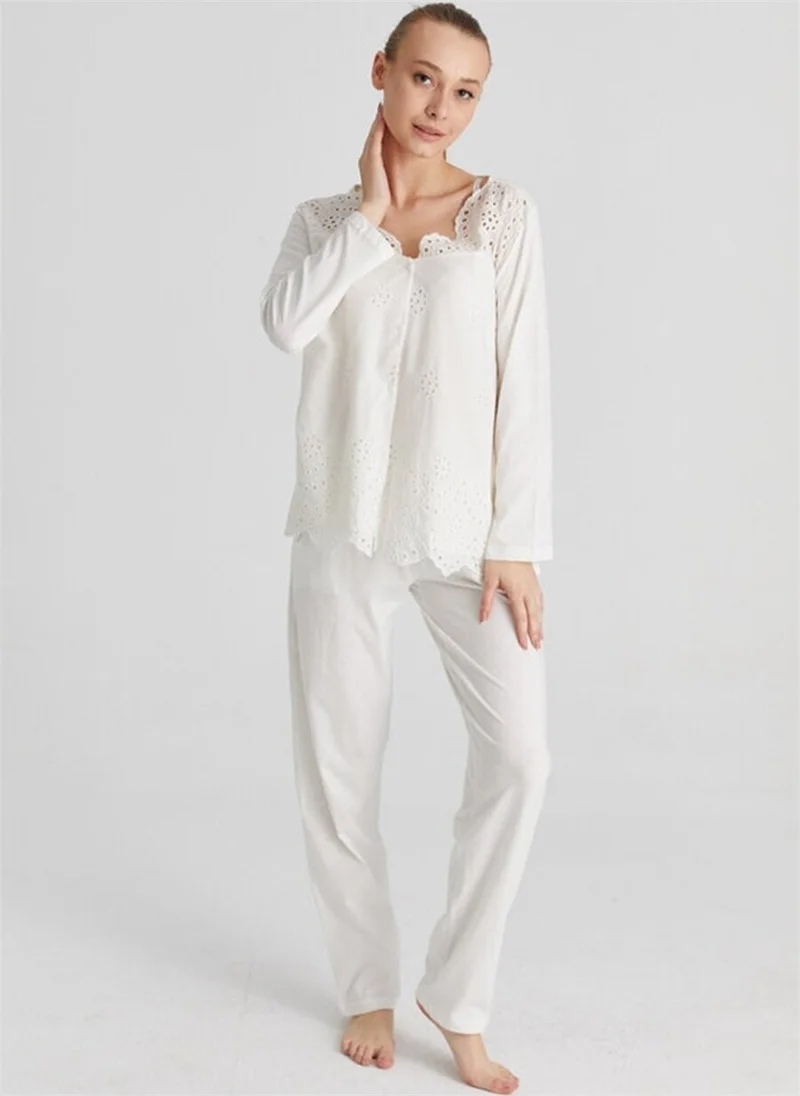 Magic Form V-Neck Long Sleeve Lace Patterned White Women's Pajamas Set