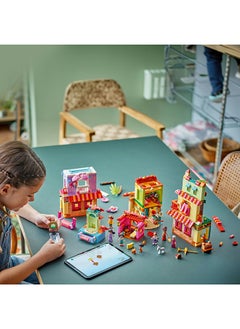 LEGO لعبة بناء بيت مادريجال السحري من ديزني إنكانتو للأطفال تتضمن تمثالاً صغيراً لميرابل، لعبة تركيب ممتعة للفتيات والفتيان فوق 7 سنوات 43245 (1560 قطعة)  - Image 4