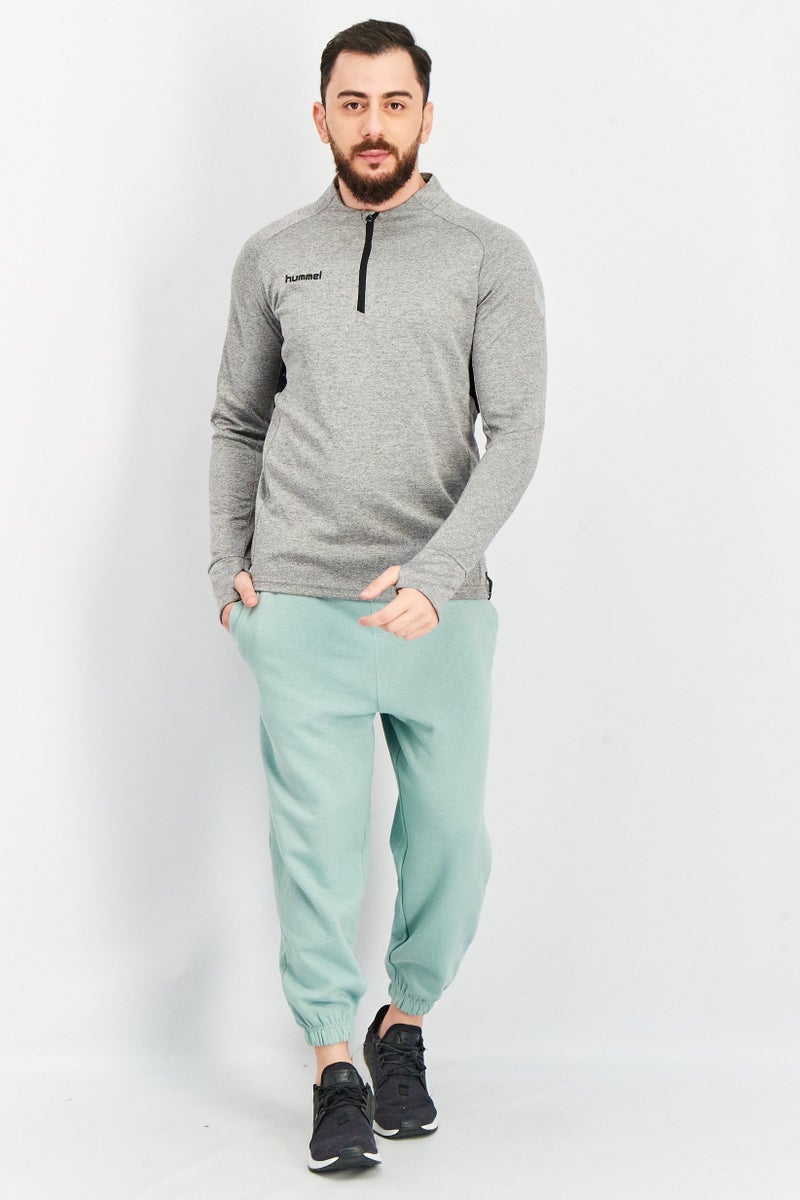 Hummel ملابس رياضية للرجال بلياقة شعار العلامة التجارية، مجموعة رمادية - Image 3
