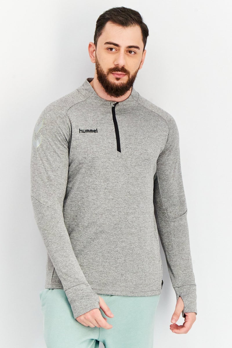 Hummel ملابس رياضية للرجال بلياقة شعار العلامة التجارية، مجموعة رمادية - Image 1