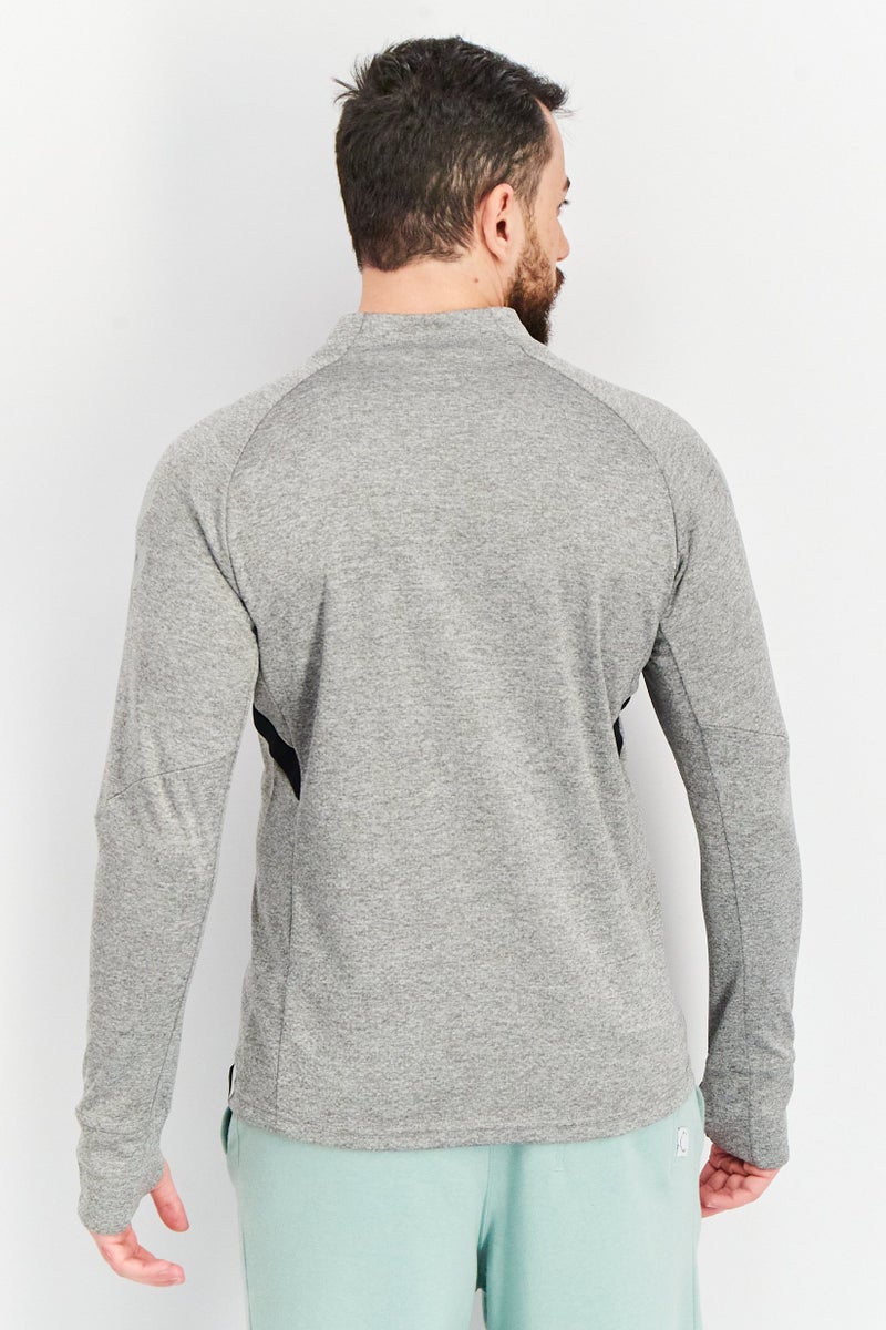 Hummel ملابس رياضية للرجال بلياقة شعار العلامة التجارية، مجموعة رمادية - Image 2