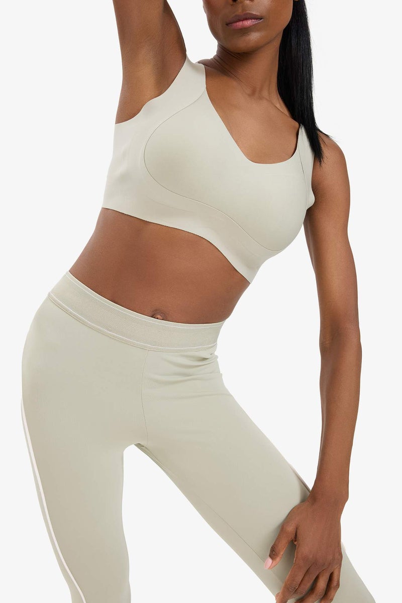 DeFactoFit V Neck Heavy Fabric Sports Bra - Image 4