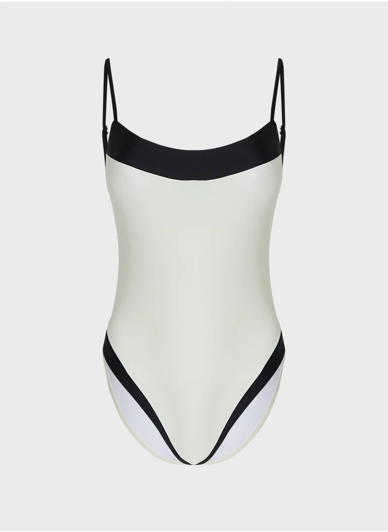 جينجر Strappy Colorblock Swimsuit