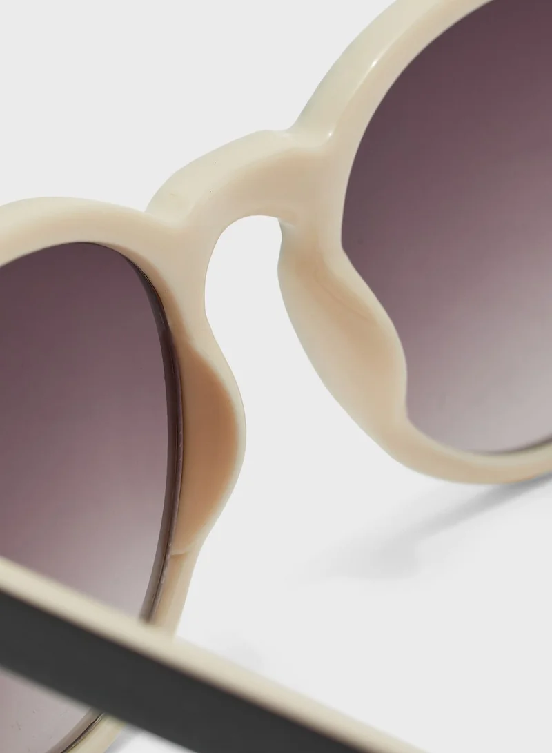 NEW LOOK Pippa Prep Backspray Sunglasses