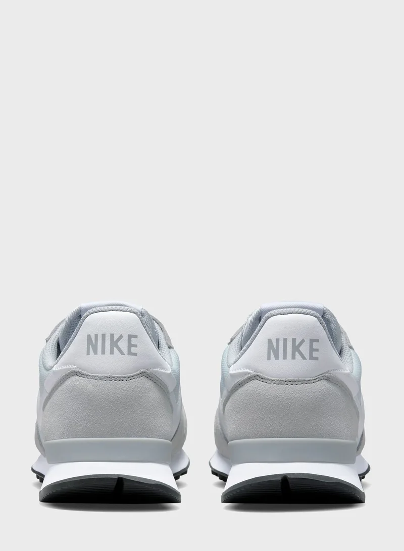 Nike Internationalist