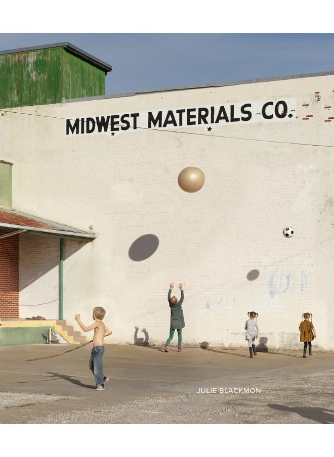 Julie Blackmon: Midwest Materials  - Image 2