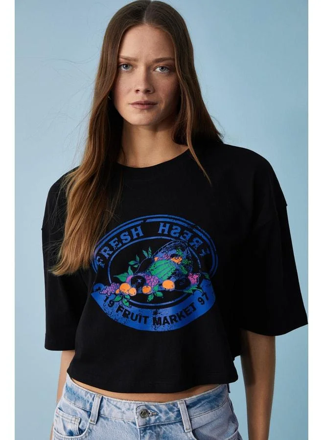 Ethiquet AHRI Women's Relaxed Crew Neck Printed Black T-Shirt.