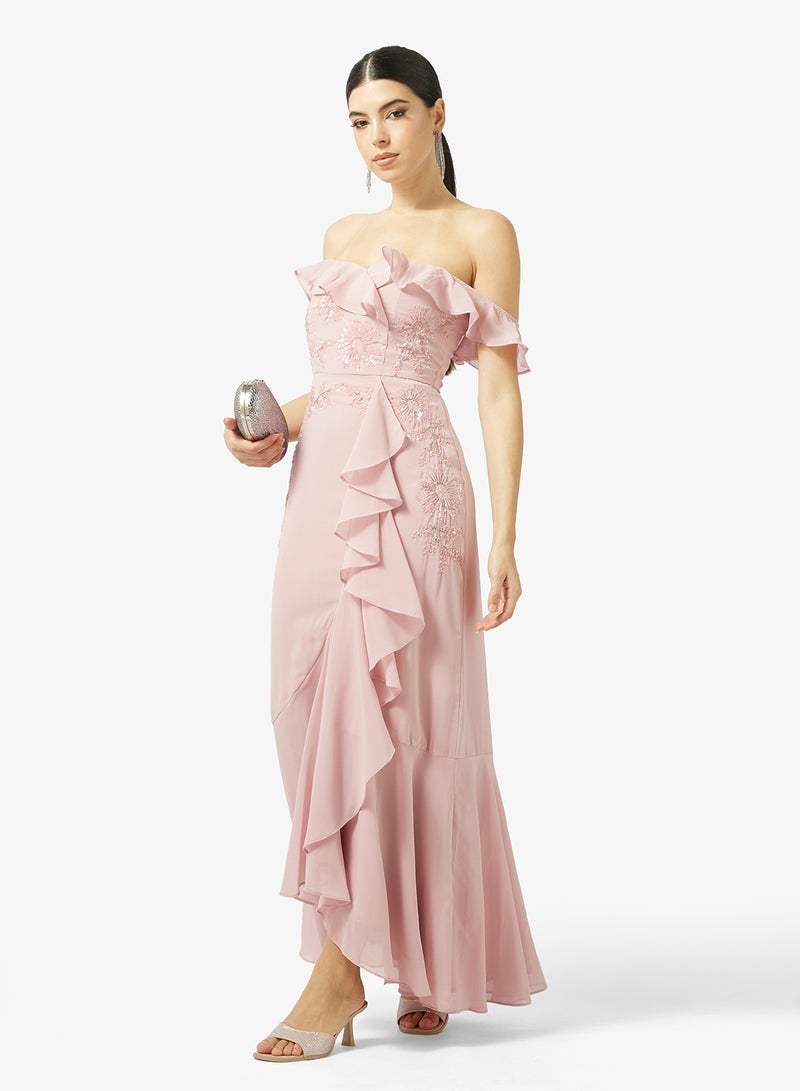 مايا فستان ماكسي مزين بالزهور بياقة مكشوفة - Image 4