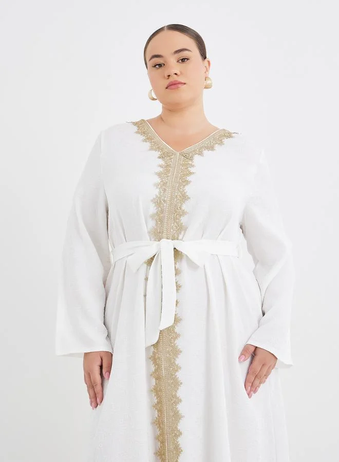 ستايلي Styli Plus White Jacquard Kaftan with Lace Trim