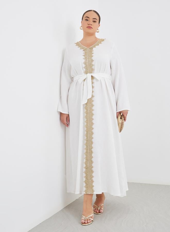 ستايلي ستايل بلس كفتان أبيض جاكار مع تطريز دانتيل - Image 1