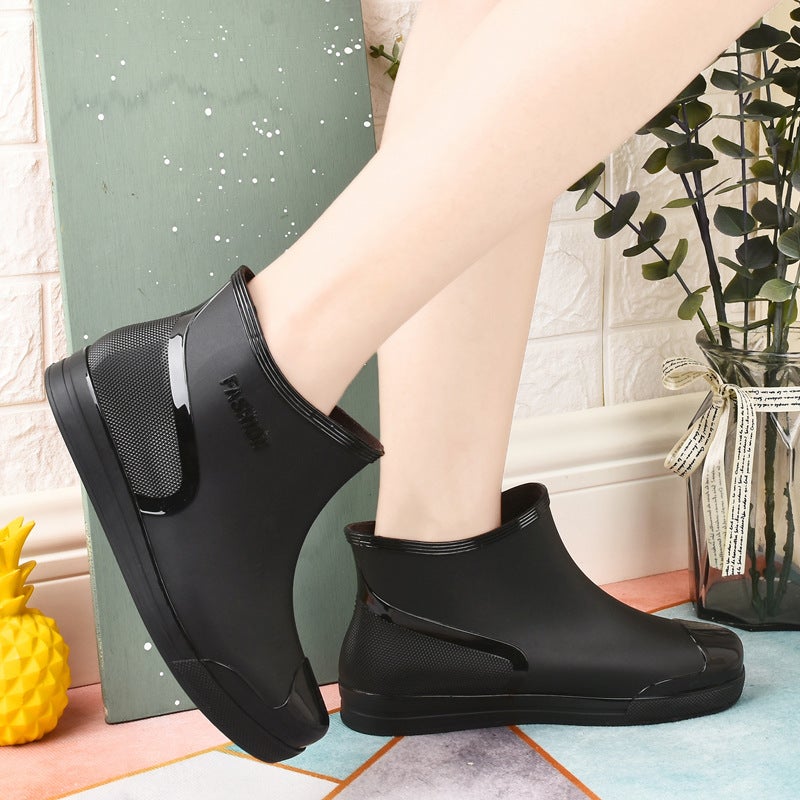 New Waterproof Rain Boots For Female Students, Low-Cut Short-Tube Fashionable Plastic Shoes, Non-Slip, Warm And Velvet Cotton-Covered Water Shoes - Image 3
