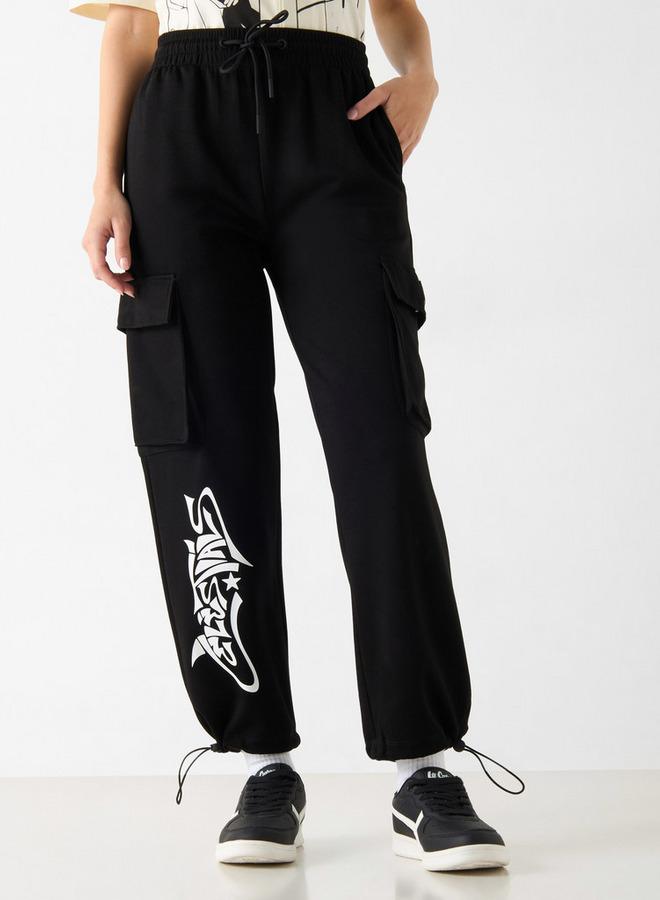 اس بي كاركترز بنطلون رياضي برباط إغلاق وجيوب وطبعات - Image 1